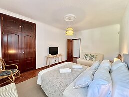 Vilamoura White House Villa by Homing