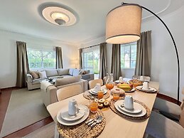 Vilamoura White House Villa by Homing