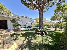 Vilamoura White House Villa by Homing