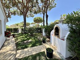 Vilamoura White House Villa by Homing