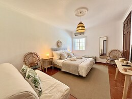 Vilamoura White House Villa by Homing