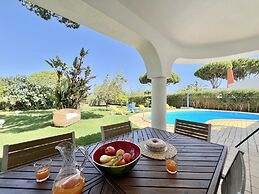 Vilamoura White House Villa by Homing