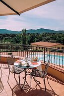 Hotel with swimming pool in Arbus