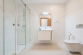 Lagos Marina View 4 With Pool by Homing