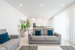 Lagos Marina View 4 With Pool by Homing