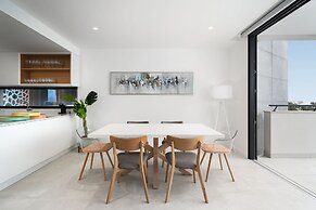 Lagos Deluxe 1 With Pool by Homing