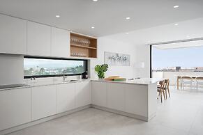Lagos Deluxe 1 With Pool by Homing