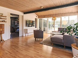 6 Person Holiday Home in Vaeggerlose