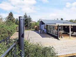 6 Person Holiday Home in Vaeggerlose