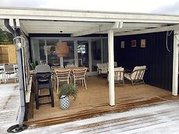 6 Person Holiday Home in Vaeggerlose