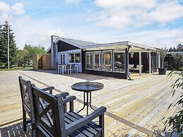 6 Person Holiday Home in Vaeggerlose