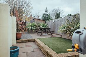 Park Street- Free Parking- Perfect for Contractors