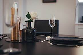 Park Street- Free Parking- Perfect for Contractors