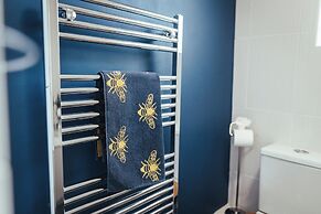 Park Street- Free Parking- Perfect for Contractors