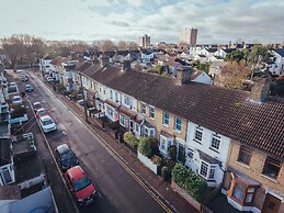 Park Street- Free Parking- Perfect for Contractors