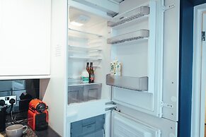 Park Street- Free Parking- Perfect for Contractors