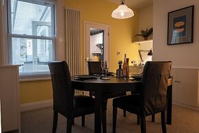 Park Street- Free Parking- Perfect for Contractors