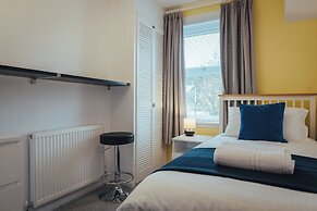 Park Street- Free Parking- Perfect for Contractors