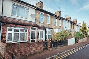 Park Street- Free Parking- Perfect for Contractors