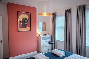 Park Street- Free Parking- Perfect for Contractors