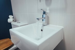 Park Street- Free Parking- Perfect for Contractors