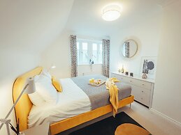 Contractors Retreat- Free Parking