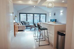 Contractors Retreat- Free Parking