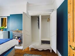 Unique 2 bed Leigh-on-sea- With Real Piano