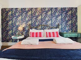 Unique 2 bed Leigh-on-sea- With Real Piano