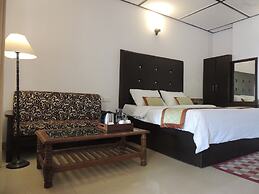 Ceyone Classic Fall Resort