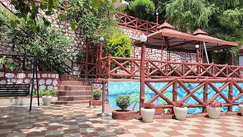 Ceyone Classic Fall Resort