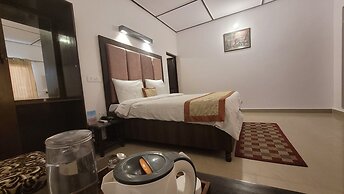 Ceyone Classic Fall Resort