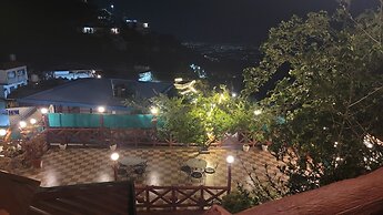 Ceyone Classic Fall Resort