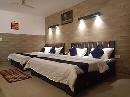 Ceyone Classic Fall Resort