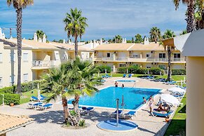 Albufeira Palm Tree With Pool by Homing