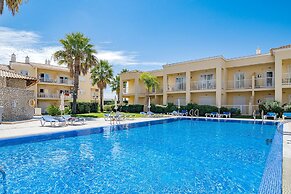 Albufeira Palm Tree With Pool by Homing