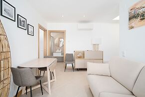 Lagos Modern 2 With Pool by Homing