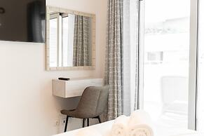 Lagos Modern 2 With Pool by Homing