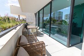 Lagos Deluxe 2 With Pool by Homing