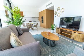 Lagos Deluxe 2 With Pool by Homing