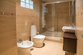 Portimão Elegant House by Homing