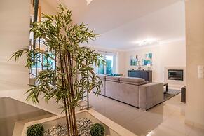 Portimão Elegant House by Homing
