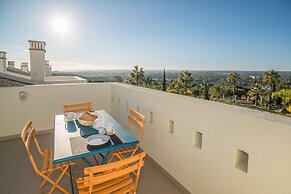 Portimão Elegant House by Homing