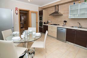 Portimão Elegant House by Homing