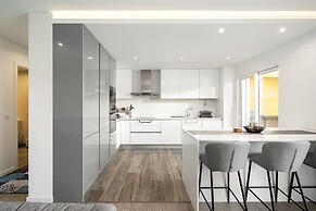 Lagos Modern 1 With Pool by Homing