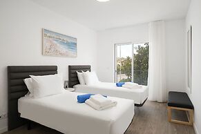 Lagos Modern 1 With Pool by Homing