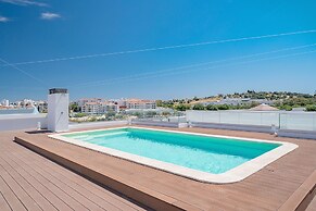 Lagos Modern 1 With Pool by Homing
