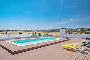 Lagos Modern 1 With Pool by Homing