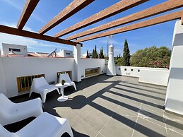 Vilamoura Club Villa 1 by Homing