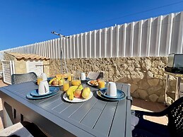 Pêra Stylish Villa With Pool by Homing